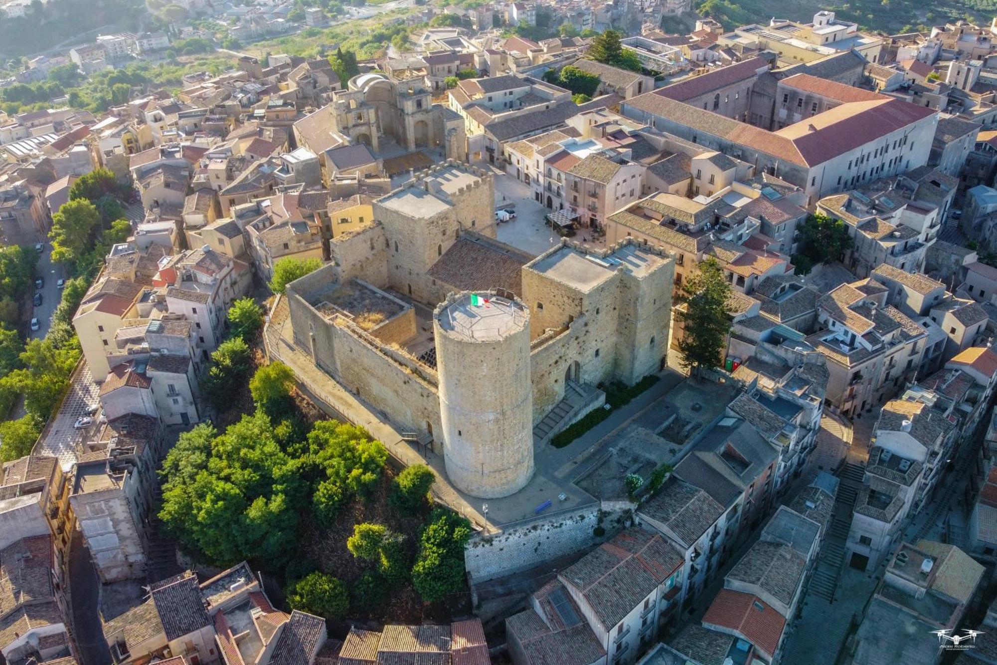 Holiday Home Castle Salemi - Casa Vacanze Eksteriør billede